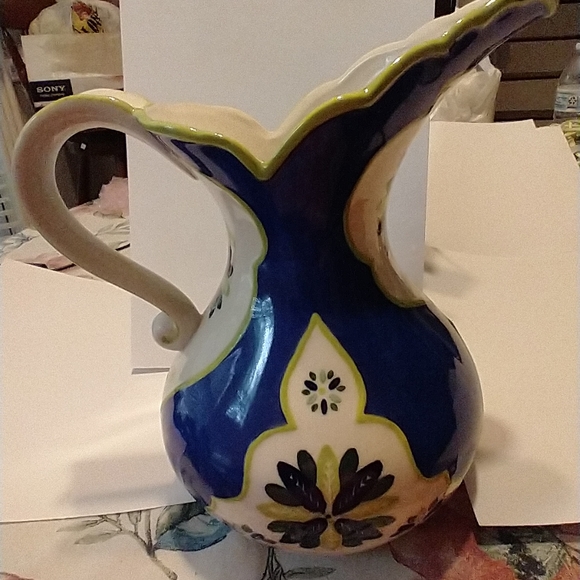 Pitcher - Picture 2 of 4